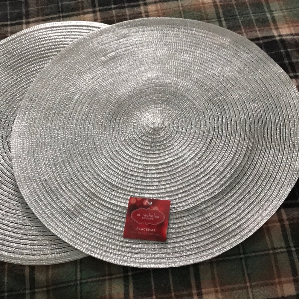 NWT Pair of Silver Round Placemats